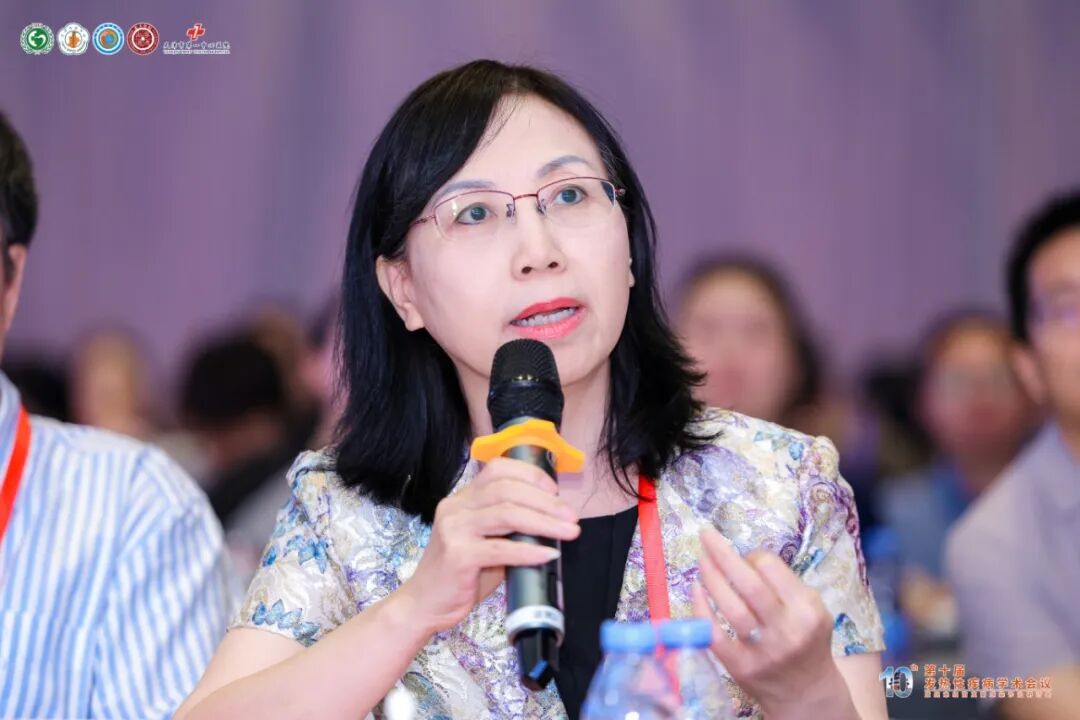 16.杨文杰讨论.jpg